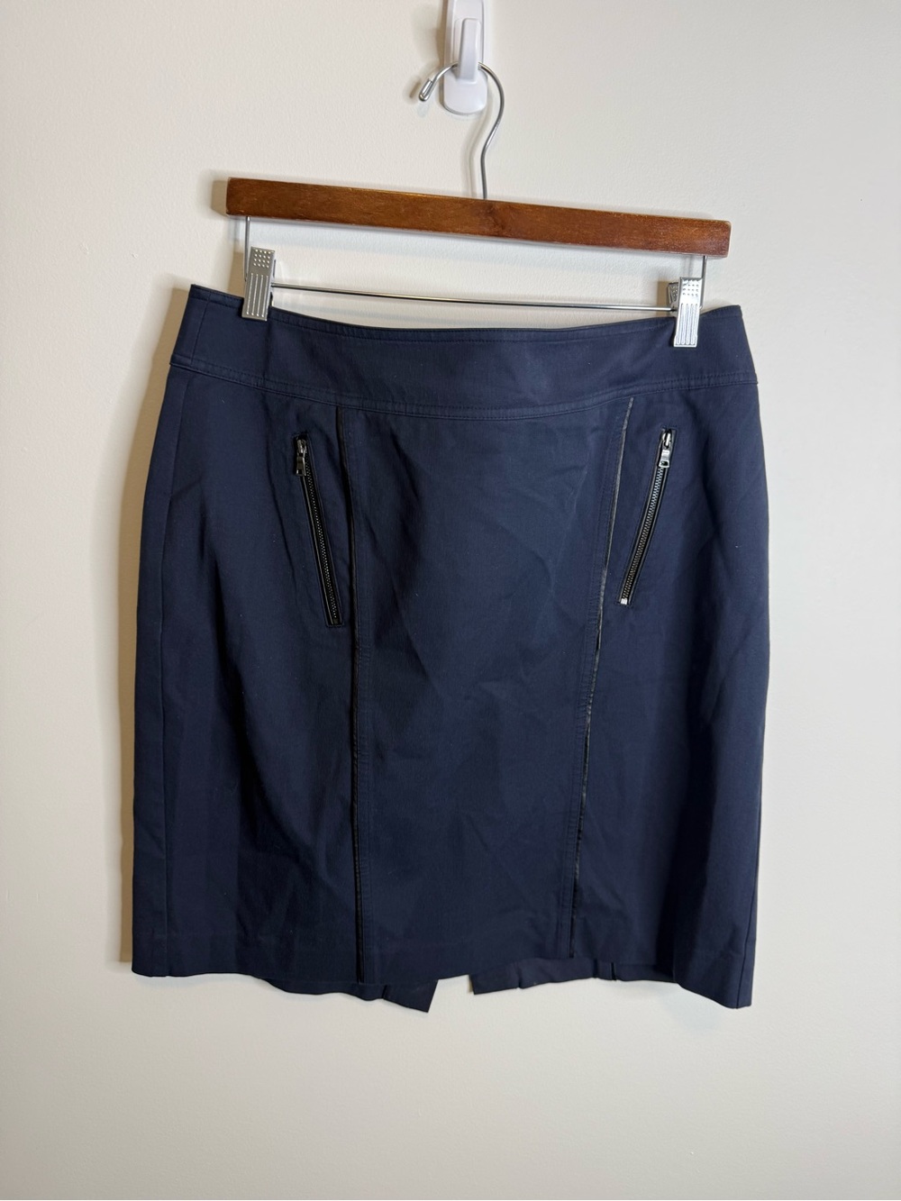 Ann Taylor Navy pencil Skirt with Front Zippers size 14